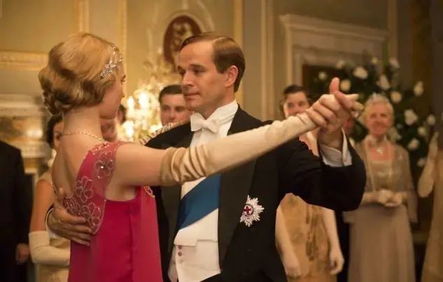 S4:E9 picture